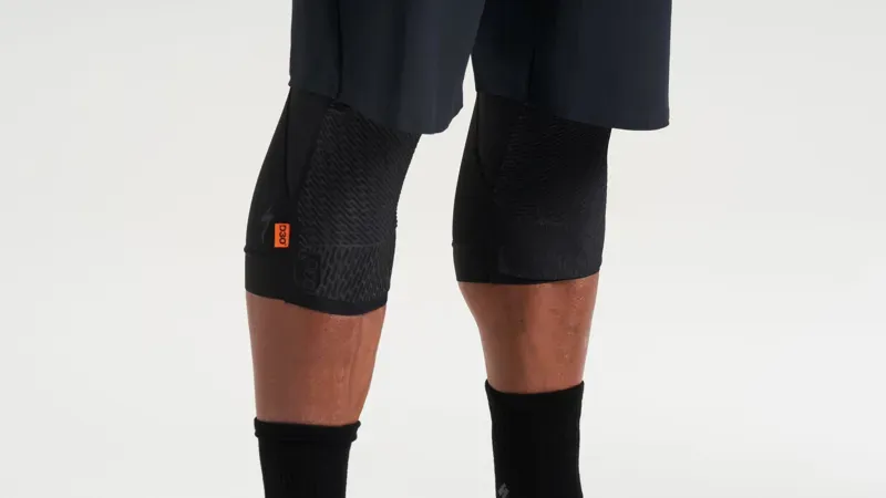 Specialized Traction D3O Knee Pads in Black-3